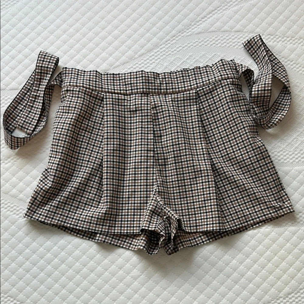 Plaid Women's Shorts with bow - Picture 2 of 5